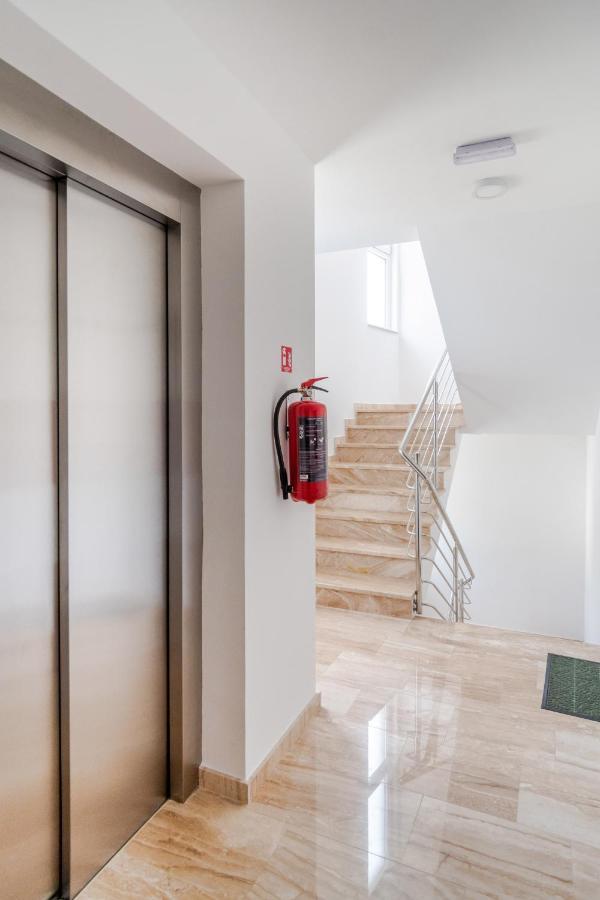 Solu Apartment Promajna Buitenkant foto
